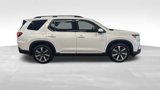 Used 2023 Honda Pilot Touring image 4