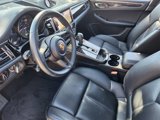 Certified 2024 Porsche Macan image 4