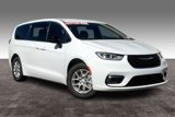 New 2025 Chrysler Pacifica Select image 2