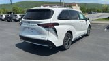 New 2025 Toyota Sienna Platinum image 5