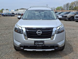 New 2025 Nissan Pathfinder SL image 2