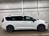 New 2026 Chrysler Pacifica Select image 2