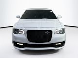 Used 2023 Chrysler 300 C image 2