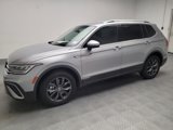 Used 2022 Volkswagen Tiguan SE image 2