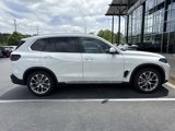 Used 2024 BMW X5 xDrive50e image 2