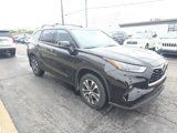Used 2022 Toyota Highlander XLE image 3