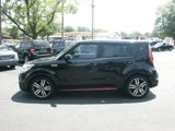 Used 2015 Kia Soul + image 2