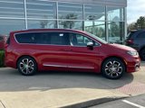 New 2025 Chrysler Pacifica Pinnacle image 3