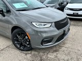 New 2025 Chrysler Pacifica Limited image 2
