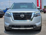 New 2025 Nissan Pathfinder SL image 2