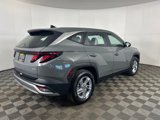 Certified 2025 Hyundai Tucson SE image 3