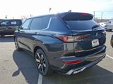 New 2025 Mitsubishi Outlander SE image 3