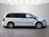 Used 2013 Chrysler Town & Country Touring image 3