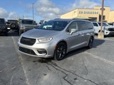 Used 2021 Chrysler Pacifica Touring w/ S Appearance Package image 2