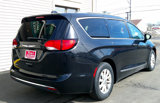 Used 2018 Chrysler Pacifica Touring-L image 3