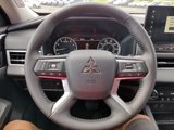 New 2025 Mitsubishi Outlander SE image 6