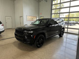 Used 2023 Jeep Grand Cherokee L Laredo image 2
