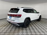 New 2025 Volkswagen Atlas Peak Edition SE image 6