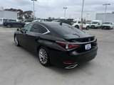 Used 2023 Lexus ES 350 w/ Luxury Package image 3