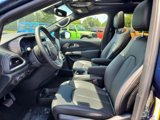 New 2025 Chrysler Pacifica Select image 5