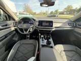 Used 2025 Volkswagen Atlas Peak Edition SE image 3
