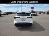Used 2025 Toyota Highlander XLE image 5