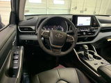 Used 2024 Toyota Highlander XLE image 4
