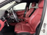 Certified 2025 Porsche Macan image 5