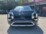 Used 2024 Mitsubishi Outlander SE image 2