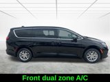 New 2025 Chrysler Pacifica Select image 4