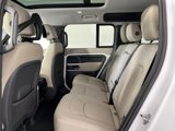 New 2024 Land Rover Defender 110 SE image 5