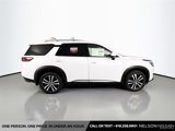 New 2025 Nissan Pathfinder Platinum image 4