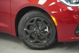 New 2025 Chrysler Pacifica Select image 4
