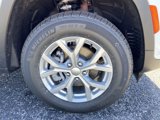 New 2023 Jeep Grand Cherokee Limited w/ Luxury Tech Group II image 2