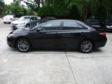 Used 2017 Toyota Camry SE image 2