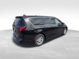 New 2025 Chrysler Pacifica Select image 5