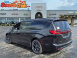 New 2025 Chrysler Pacifica Select image 4