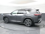 New 2025 Nissan Pathfinder Platinum image 2