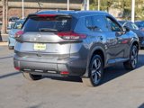 Used 2025 Nissan Rogue SL image 5