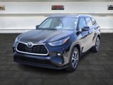 Used 2022 Toyota Highlander XLE image 3