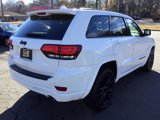 Used 2017 Jeep Grand Cherokee Altitude image 5