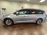 Used 2018 Chrysler Pacifica Touring Plus image 2