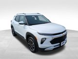 Used 2025 Chevrolet TrailBlazer LT image 2