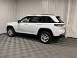 New 2025 Jeep Grand Cherokee Laredo image 5