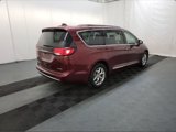 Used 2018 Chrysler Pacifica Limited image 4