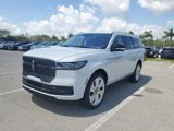 New 2025 Lincoln Navigator Reserve image 2