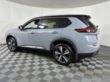 Used 2024 Nissan Rogue SL image 2
