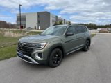 New 2025 Volkswagen Atlas Peak Edition SE image 3