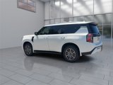 New 2025 Nissan Armada SL w/ Captain's Chari Seat Package image 6