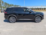 New 2025 Nissan Pathfinder SL image 2